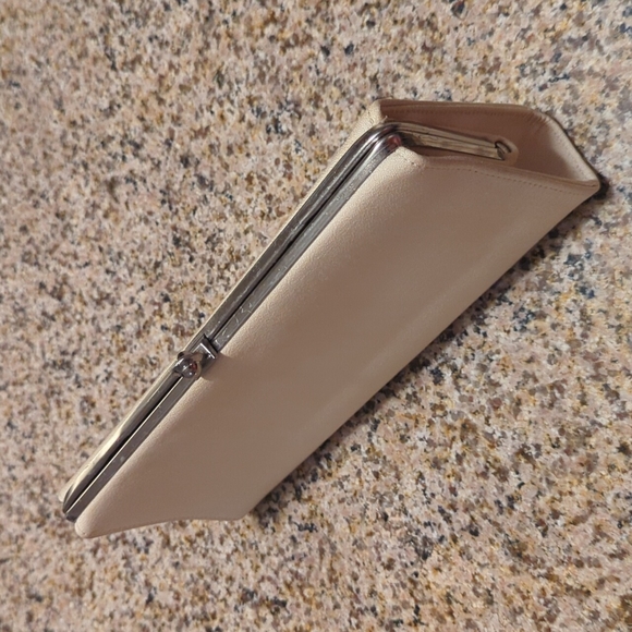 Vintage ivory purse - Picture 2 of 3